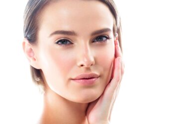 What are the advantages and limitations of lipofilling?